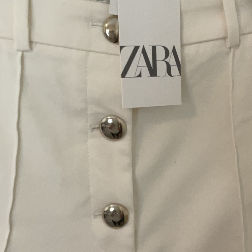 Zara Tailored High Waisted Shorts - Picture 2 of 3